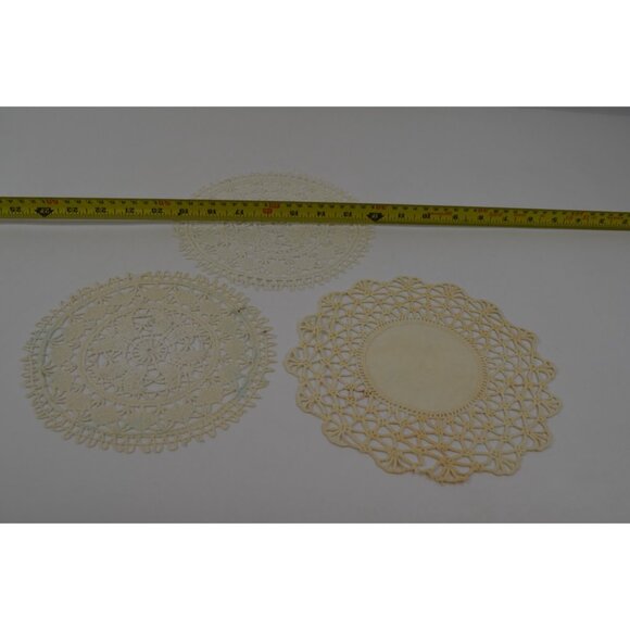 Hand Crocheted Doily Lot Vtg Round Wedding Table Country Tea Party Lacy Elegant - Picture 7 of 11
